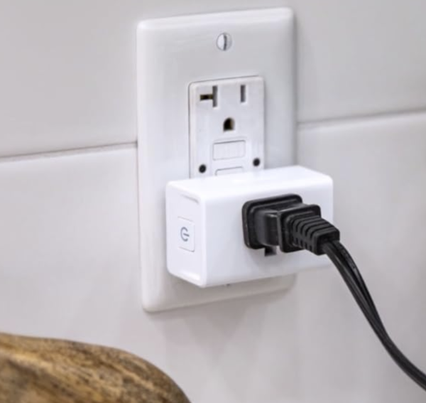 Kasa Alexa energy monitoring 4-outlet pack